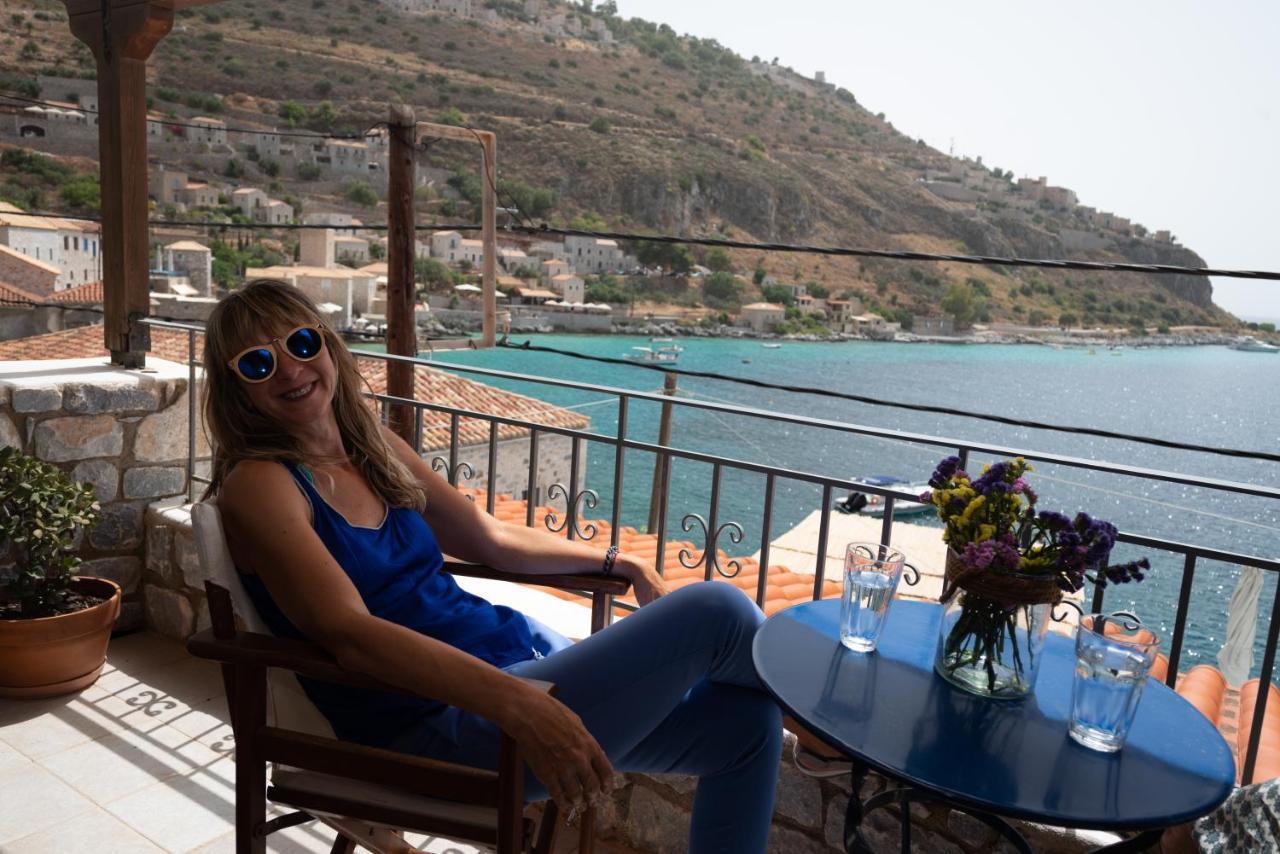 Sophia Limeni Apartments And Studios Bagian luar foto