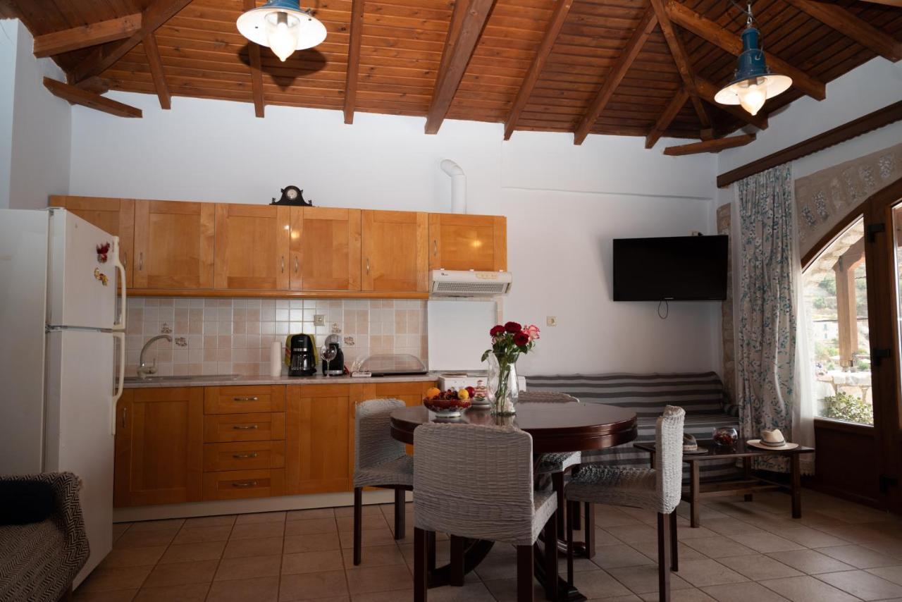 Sophia Limeni Apartments And Studios Bagian luar foto