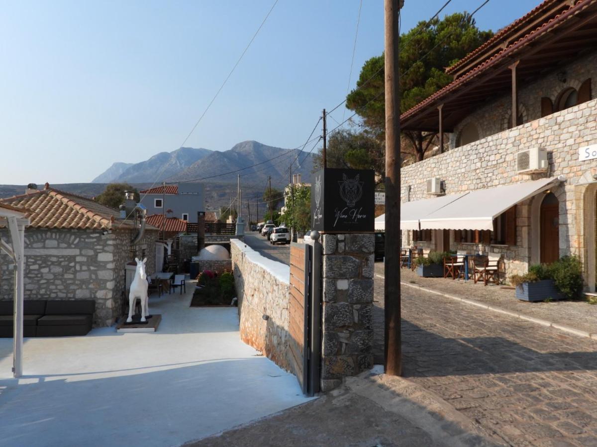 Sophia Limeni Apartments And Studios Bagian luar foto