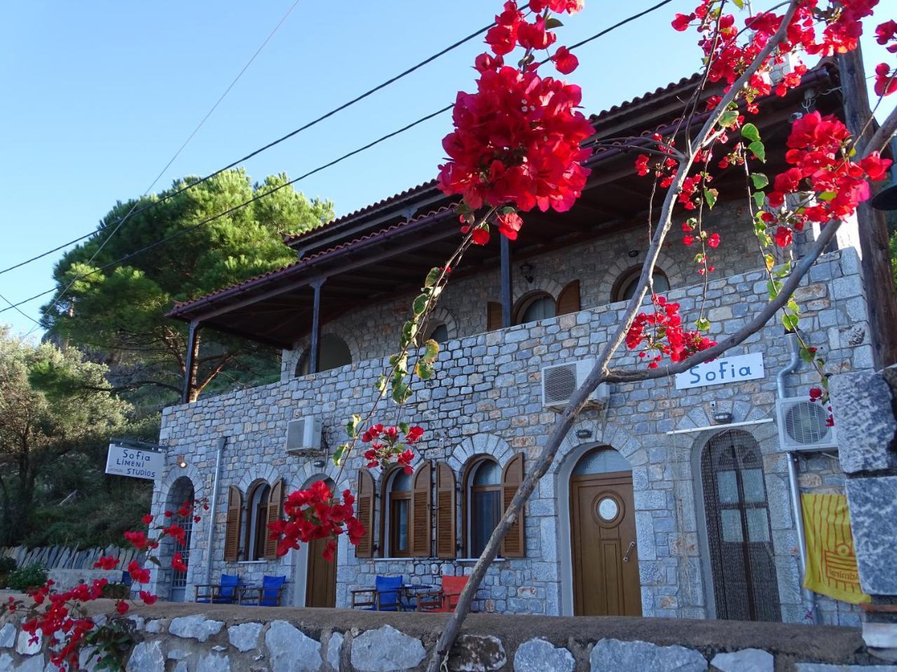 Sophia Limeni Apartments And Studios Bagian luar foto